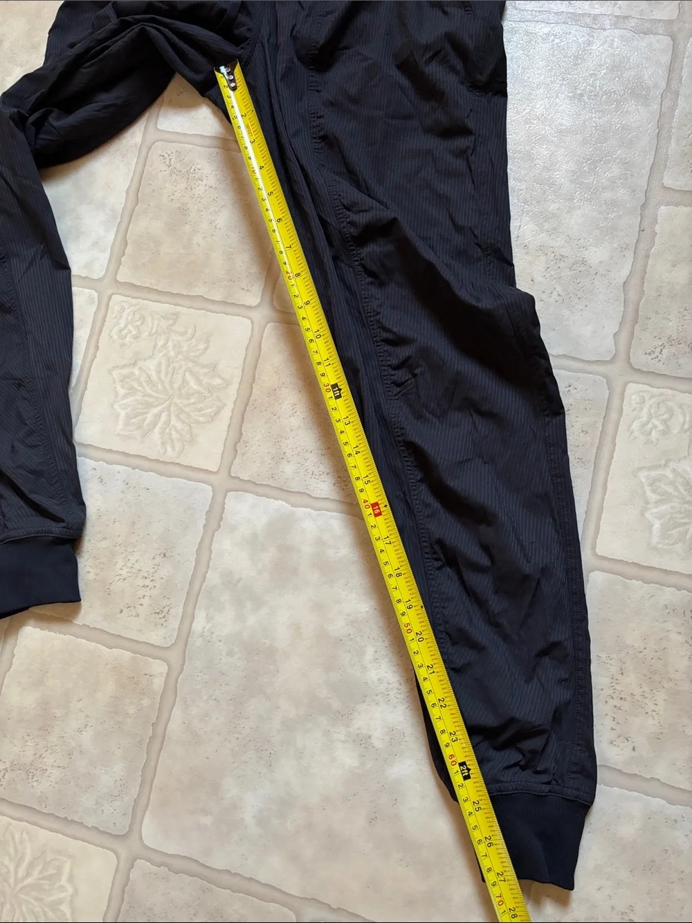 Lululemon Black Dance Studio Jogger Pants Women’s Size 6 (Small) Cuffed Bottoms